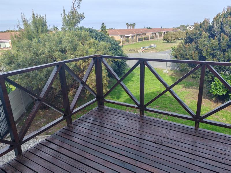 6 Bedroom Property for Sale in Sandbaai Western Cape